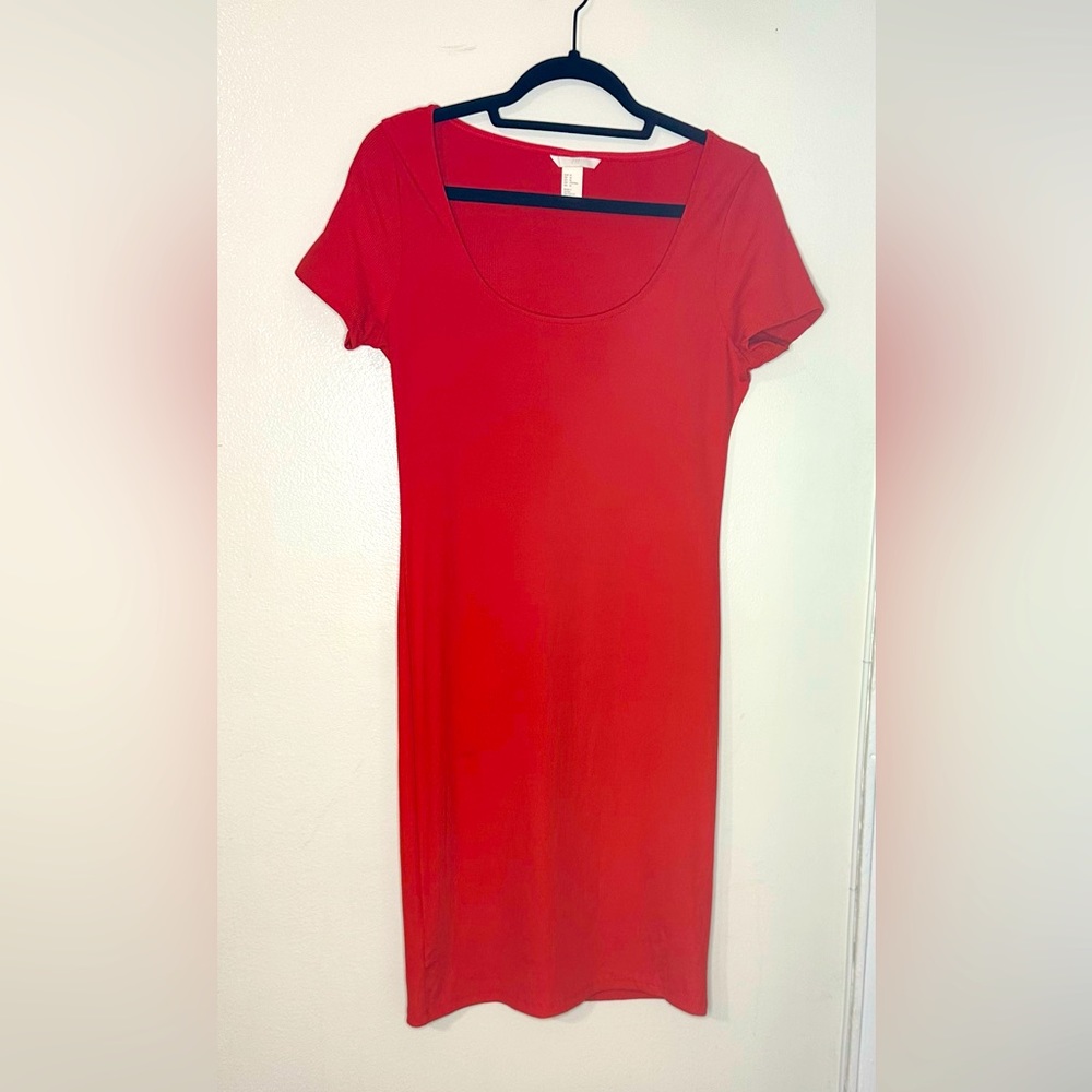Red bodycon dress